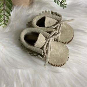 ✨Adorable Leather Baby Moccasins
